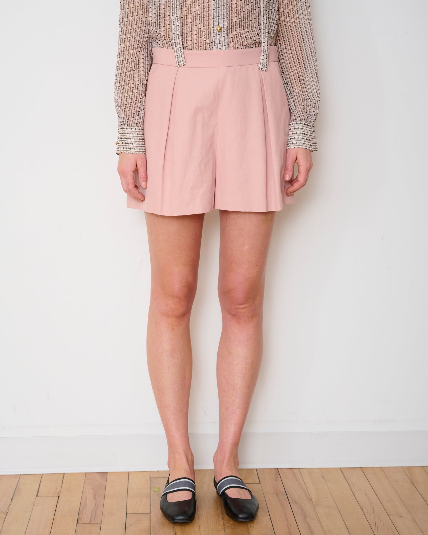 The Ivy Short