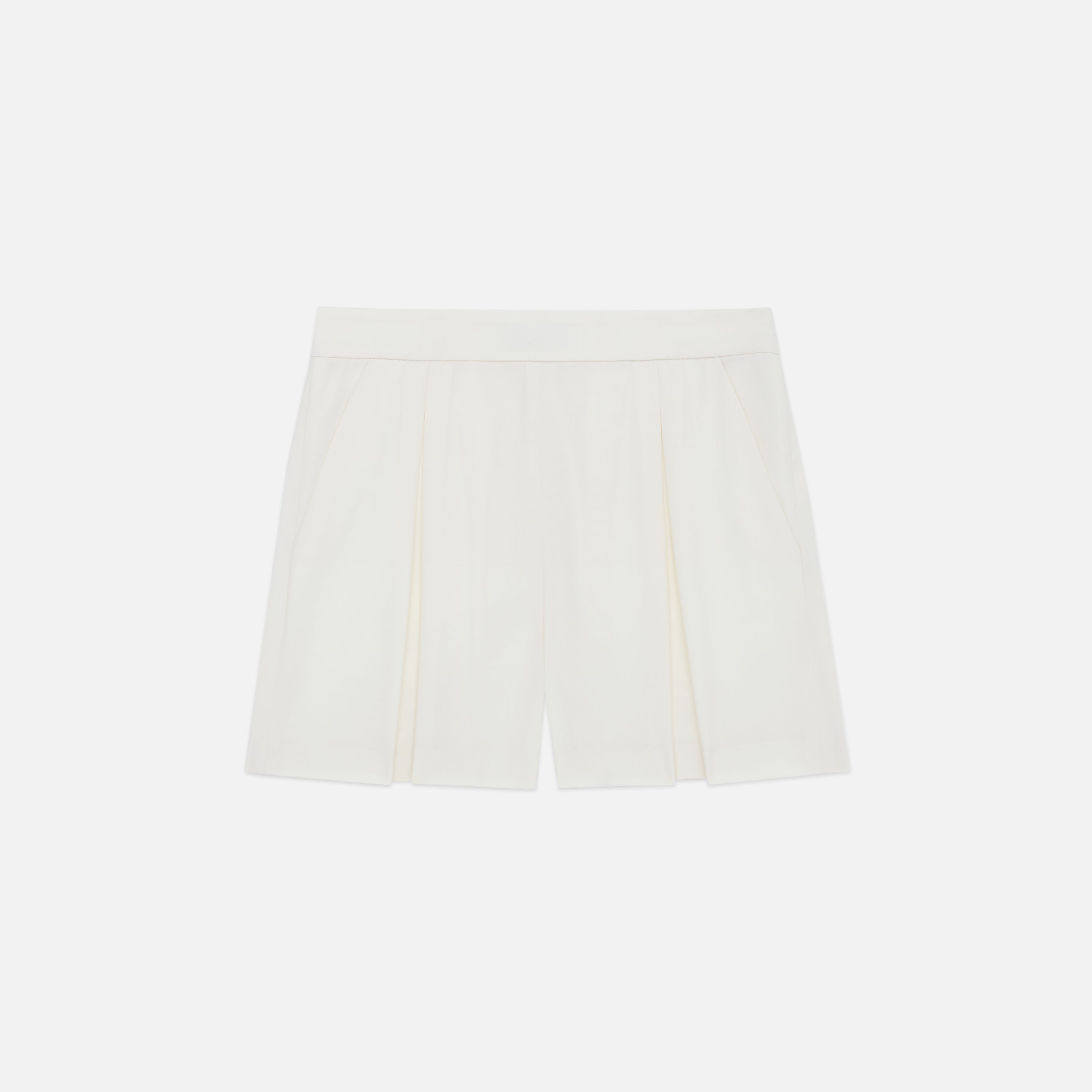 The Ivy Short